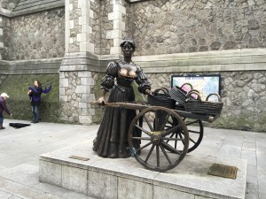 Das "Törtchen mit dem Karren" wird das Wahrzeichen Dublins auch genannt 